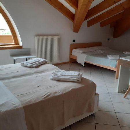 Hotel Aurora Cavedago Δωμάτιο φωτογραφία