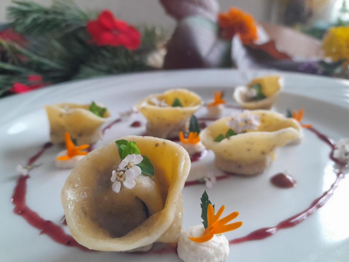 Hotel Aurora Cavedago Εξωτερικό φωτογραφία